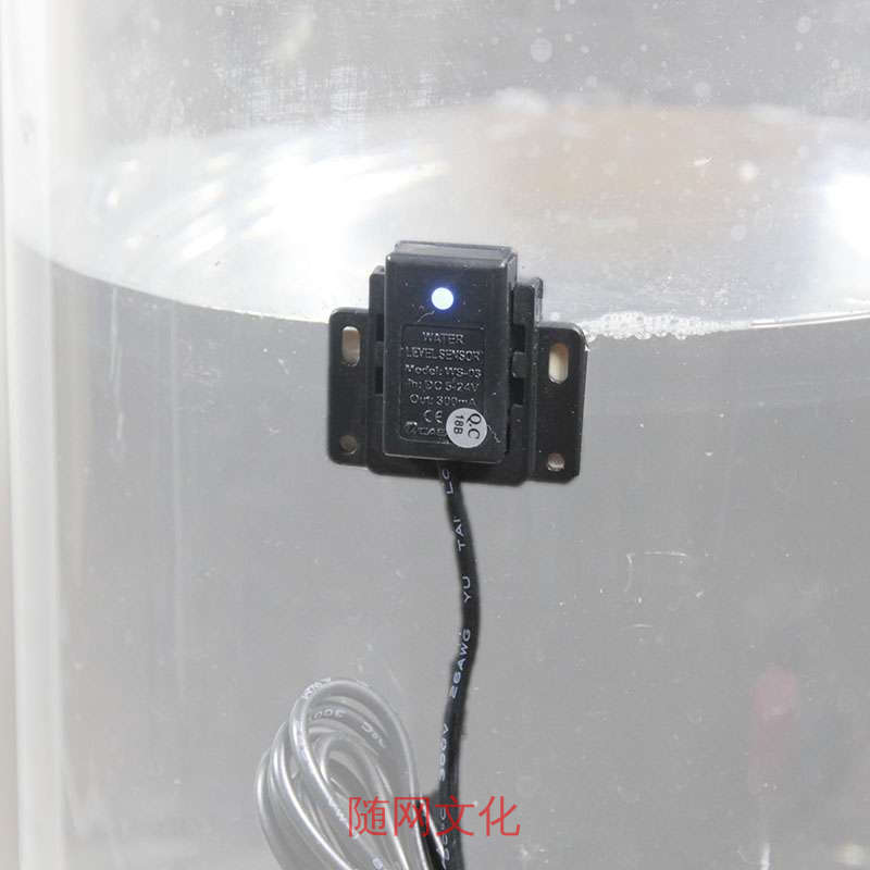 水位感应器 非接触液位传感器 NPN5-24V10mm厚度液体感应开关